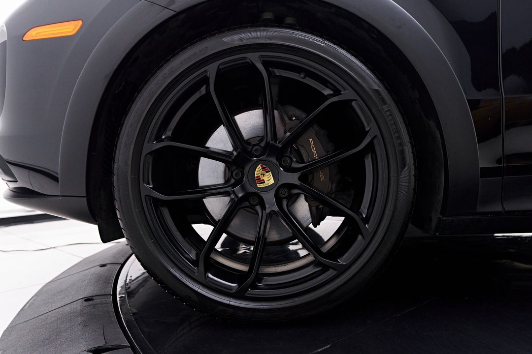 2023 Porsche Cayenne E-Hybrid Coupe