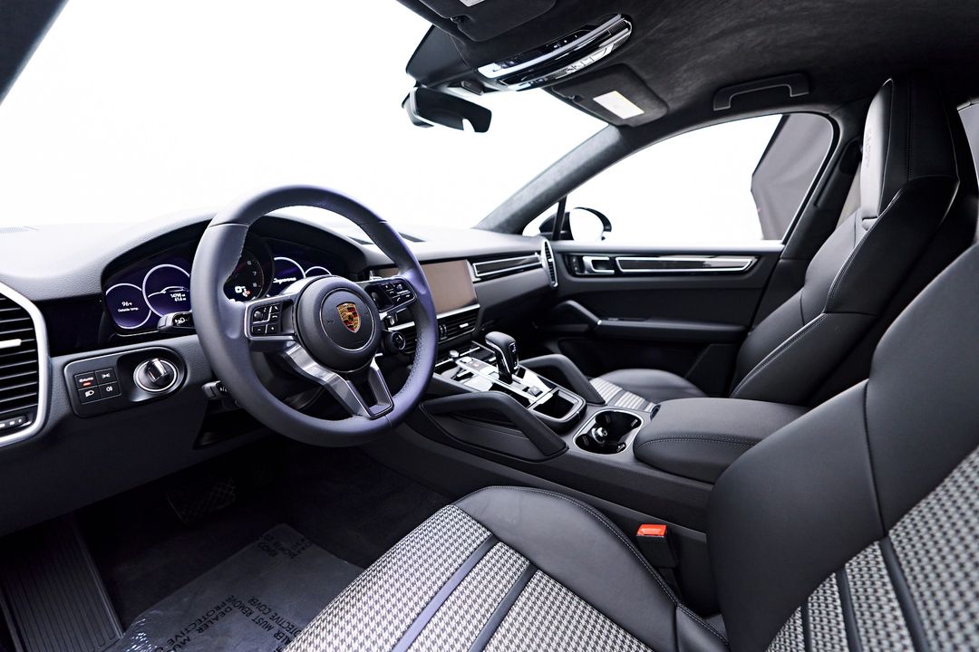 2023 Porsche Cayenne E-Hybrid Coupe