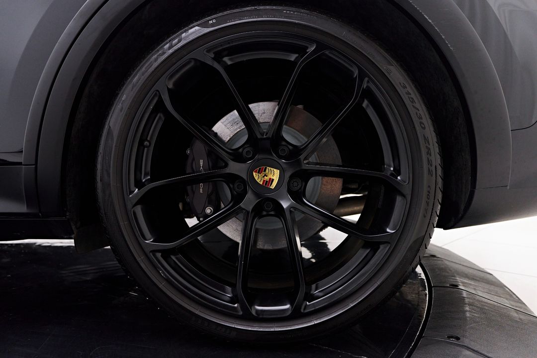 2023 Porsche Cayenne E-Hybrid Coupe