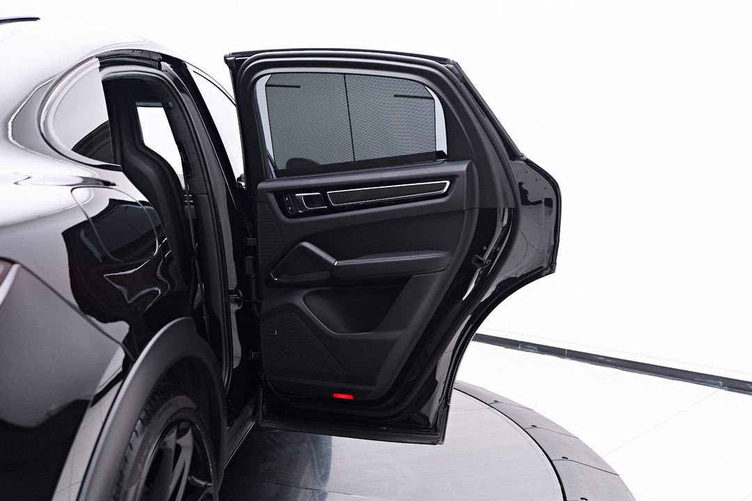 2023 Porsche Cayenne E-Hybrid Coupe