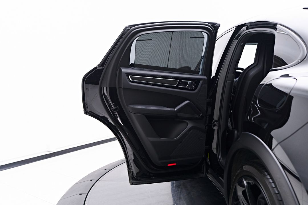 2023 Porsche Cayenne E-Hybrid Coupe