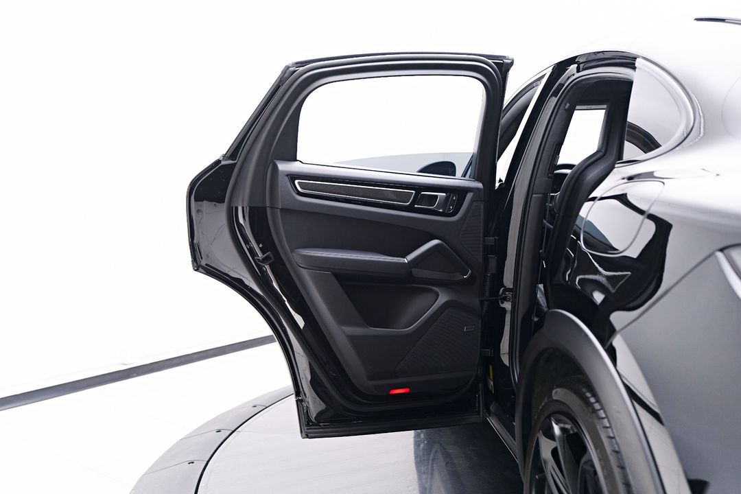 2023 Porsche Cayenne E-Hybrid Coupe