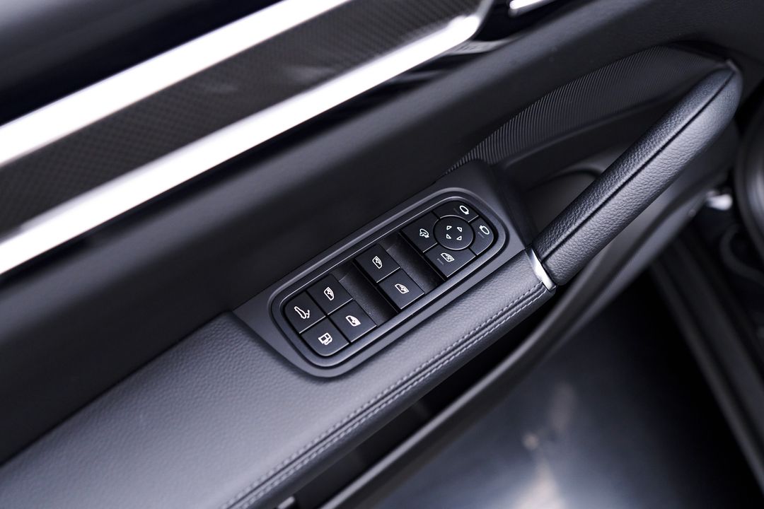 2023 Porsche Cayenne E-Hybrid Coupe