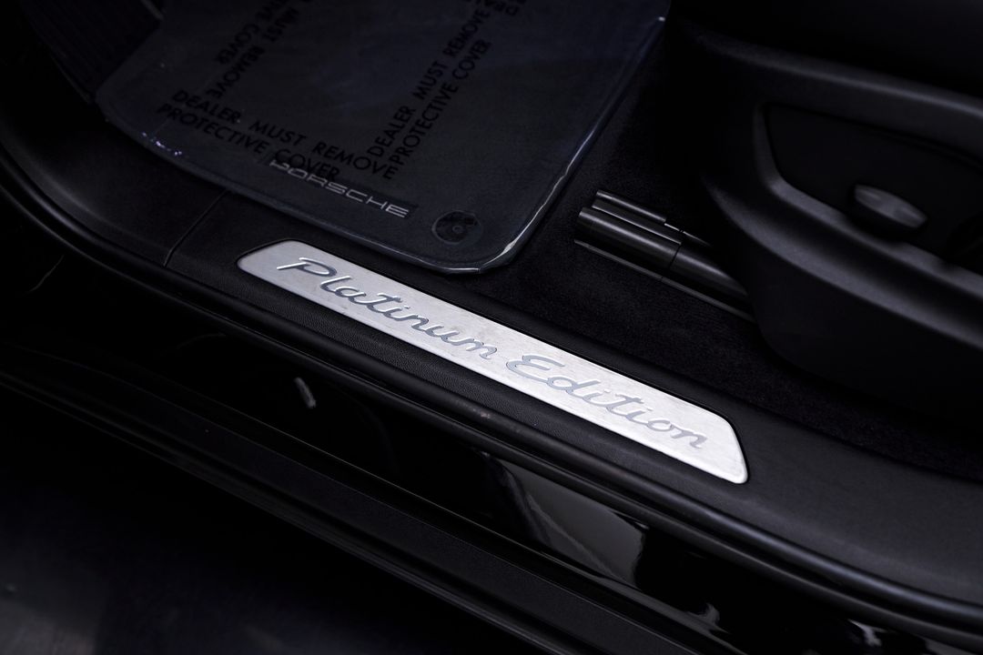 2023 Porsche Cayenne E-Hybrid Coupe