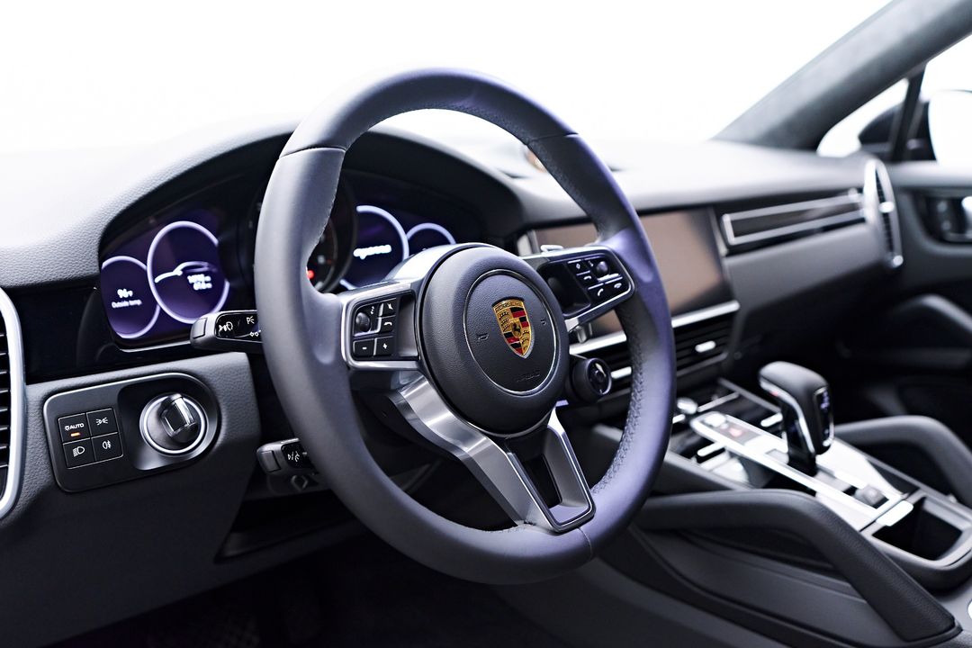 2023 Porsche Cayenne E-Hybrid Coupe