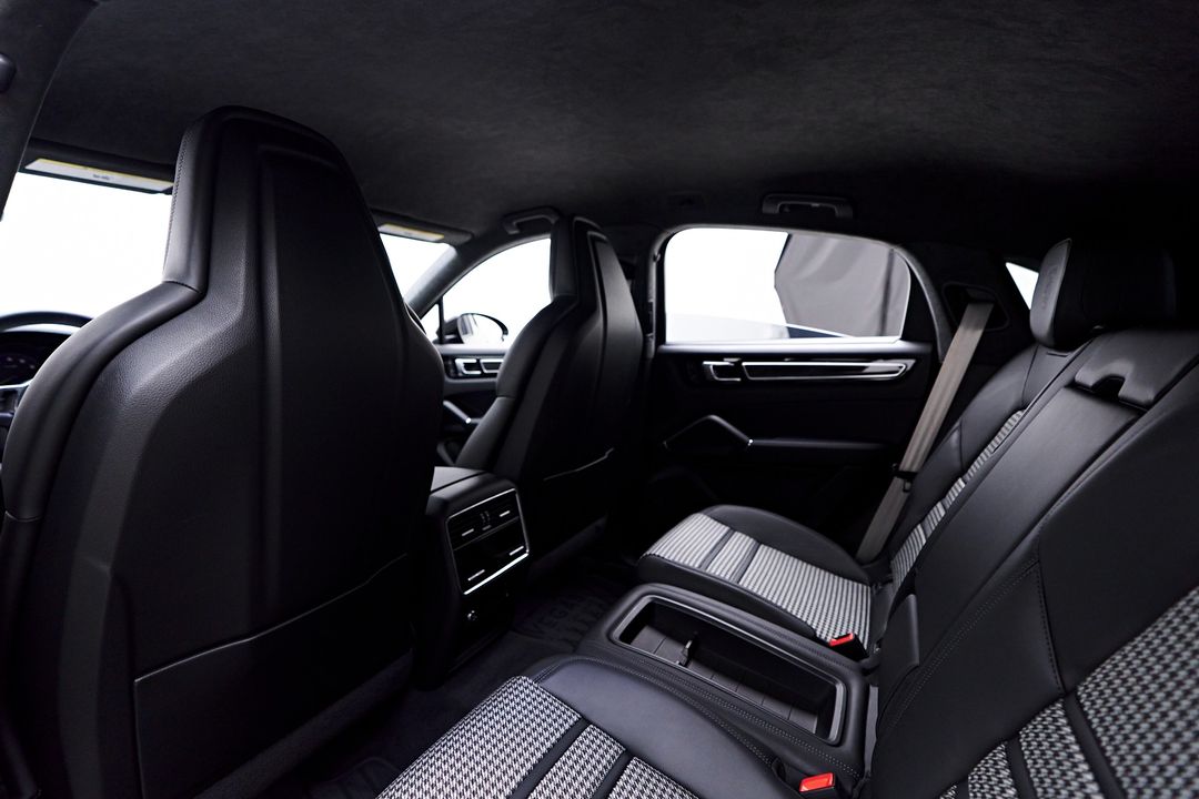 2023 Porsche Cayenne E-Hybrid Coupe