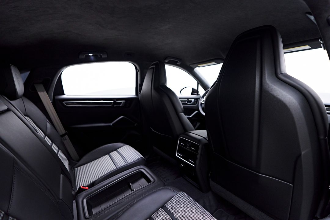 2023 Porsche Cayenne E-Hybrid Coupe