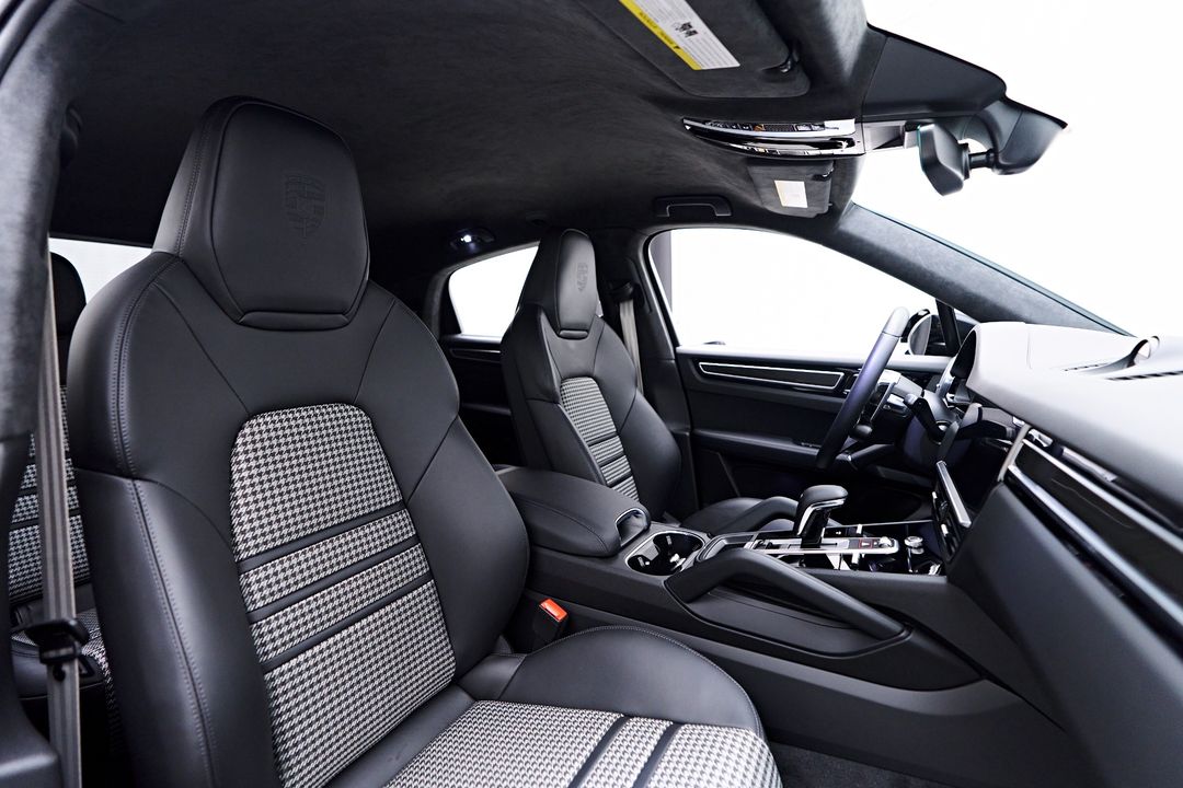 2023 Porsche Cayenne E-Hybrid Coupe