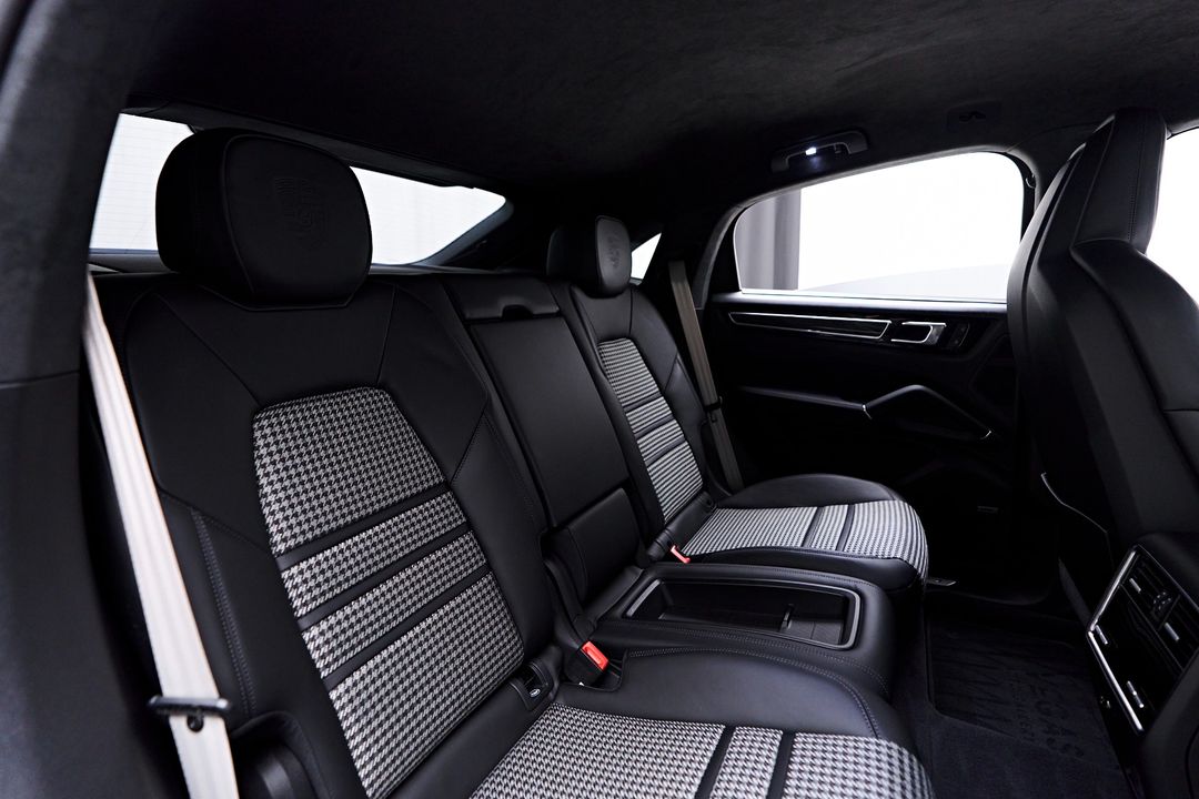 2023 Porsche Cayenne E-Hybrid Coupe