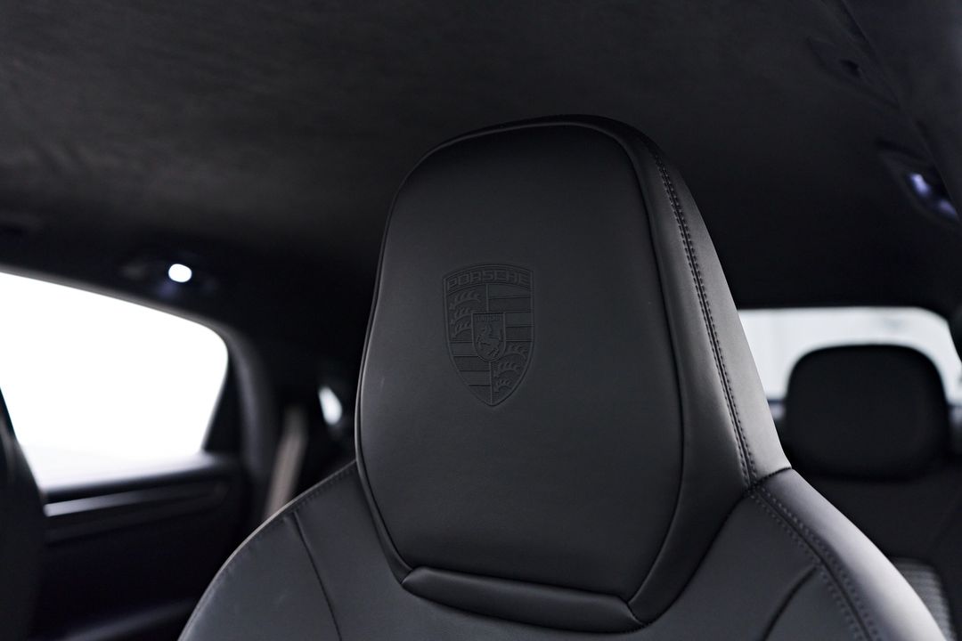 2023 Porsche Cayenne E-Hybrid Coupe