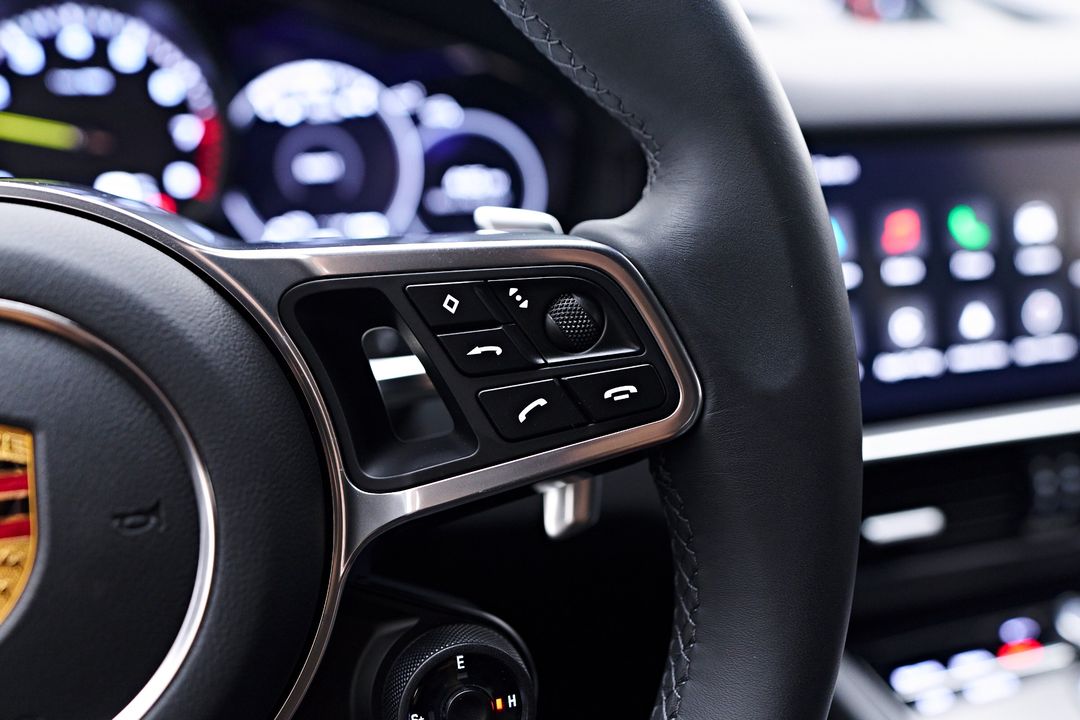 2023 Porsche Cayenne E-Hybrid Coupe