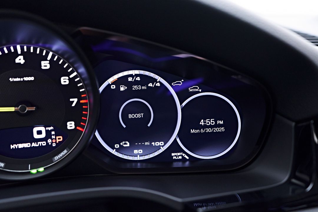 2023 Porsche Cayenne E-Hybrid Coupe