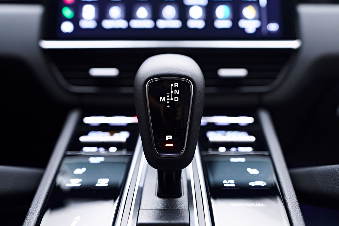 2023 Porsche Cayenne E-Hybrid Coupe