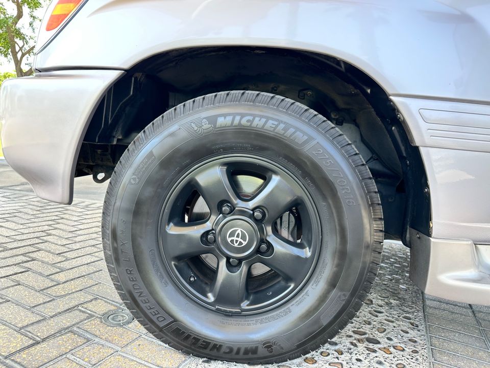 2000 Toyota Land Cruiser