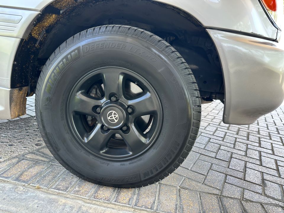 2000 Toyota Land Cruiser