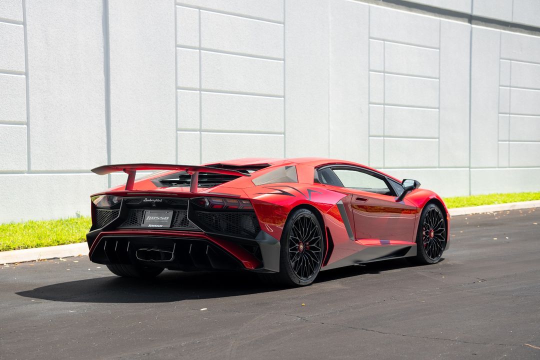 2016 Lamborghini Aventador