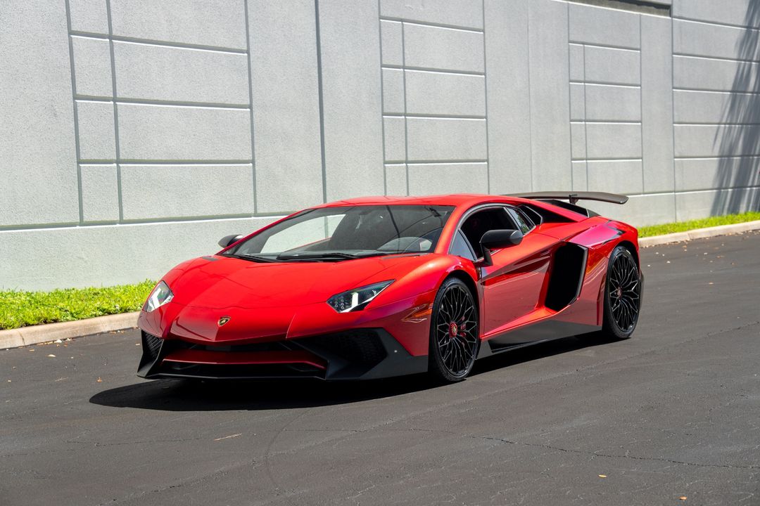 2016 Lamborghini Aventador