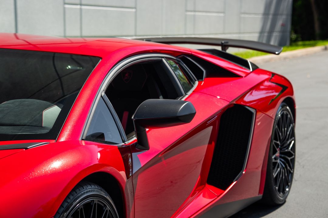 2016 Lamborghini Aventador