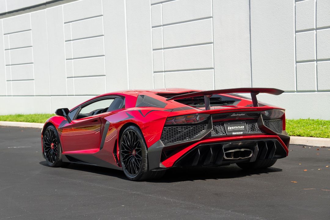 2016 Lamborghini Aventador