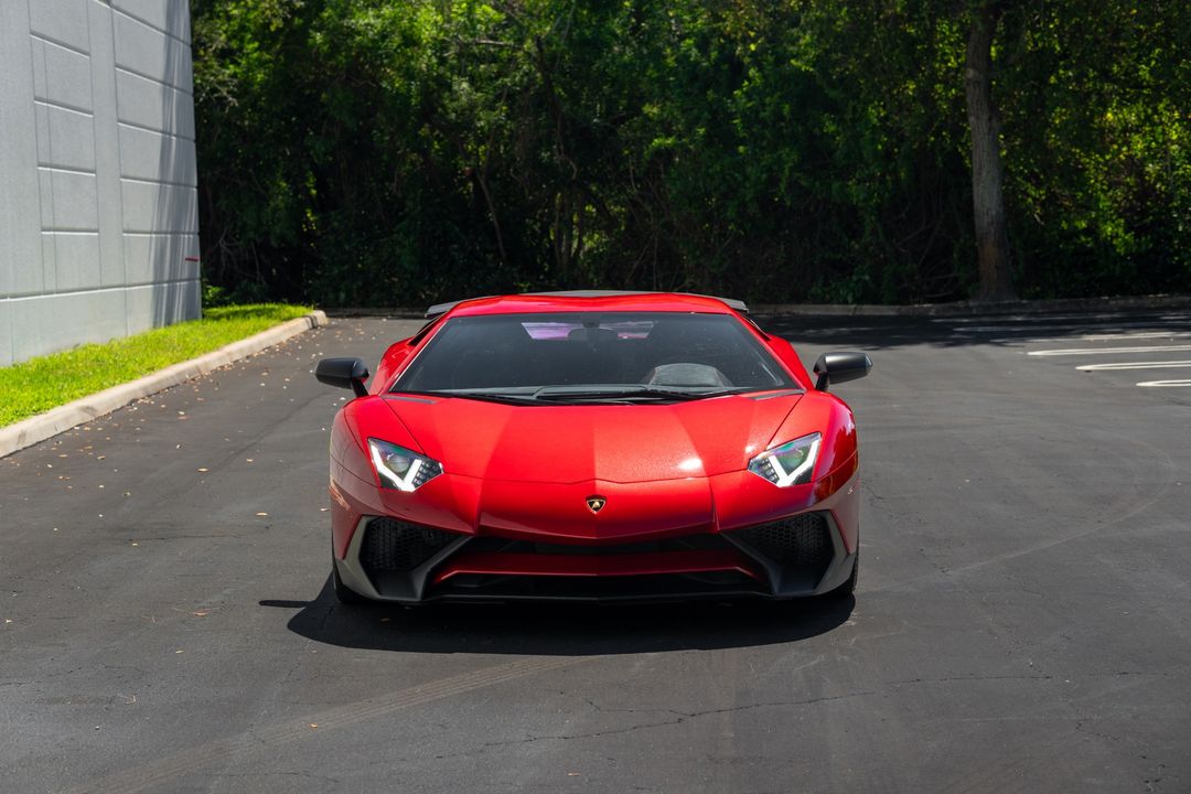 2016 Lamborghini Aventador