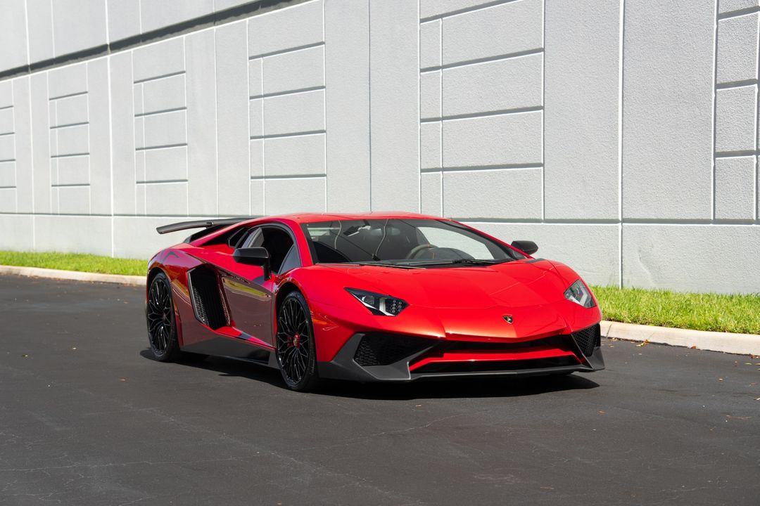 2016 Lamborghini Aventador