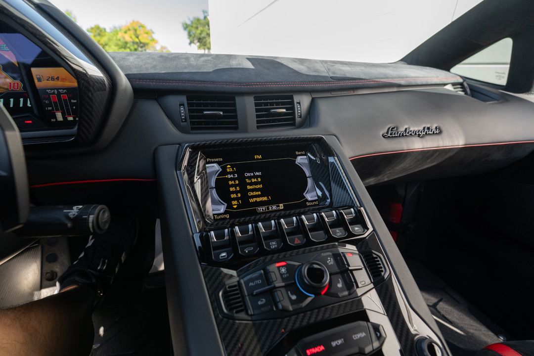 2016 Lamborghini Aventador