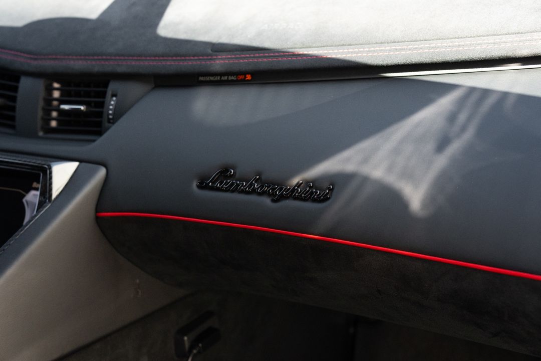 2016 Lamborghini Aventador