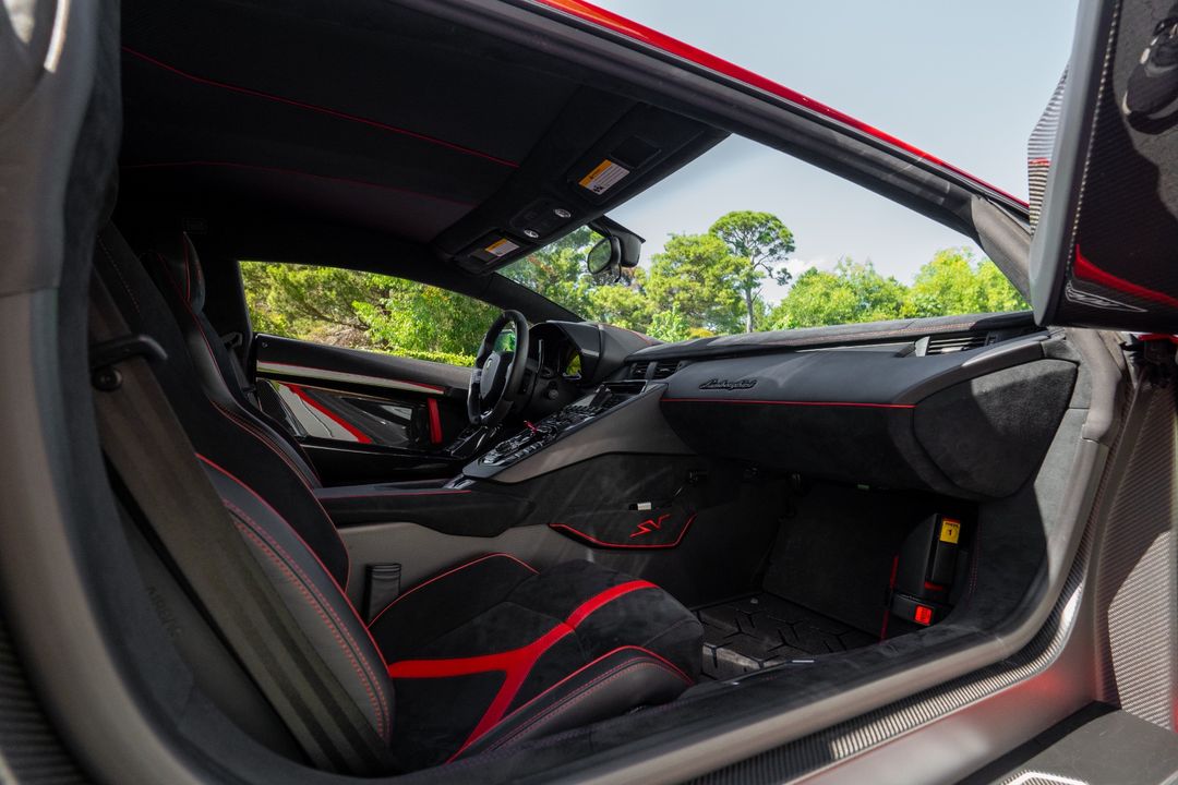 2016 Lamborghini Aventador