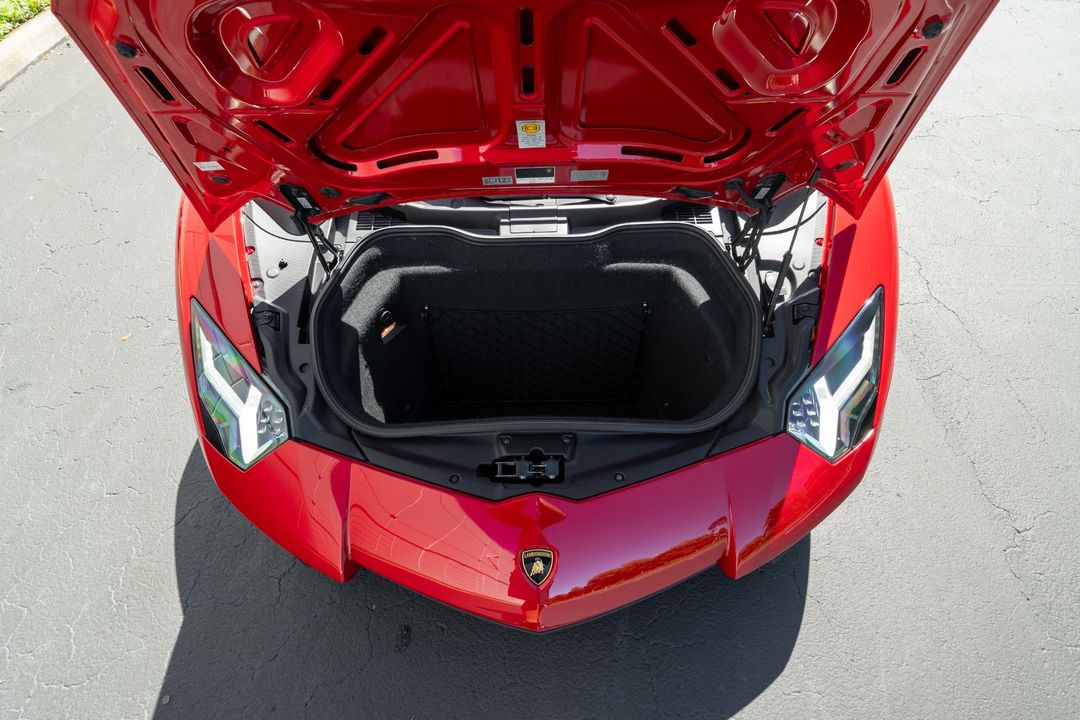 2016 Lamborghini Aventador