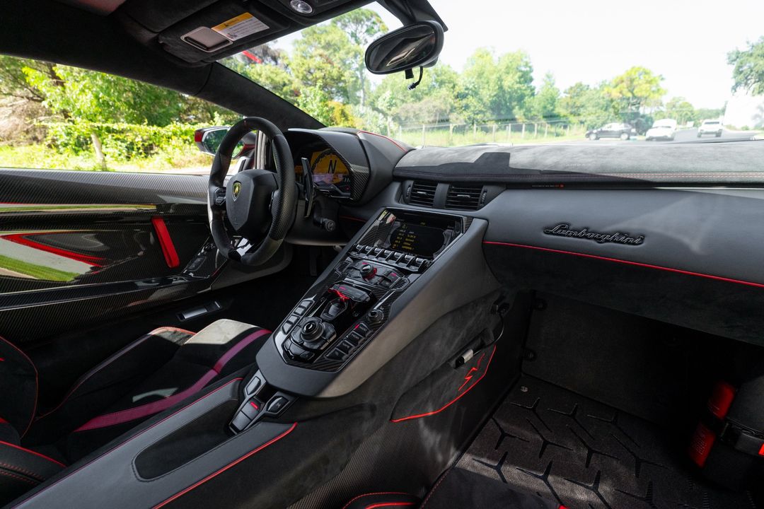 2016 Lamborghini Aventador