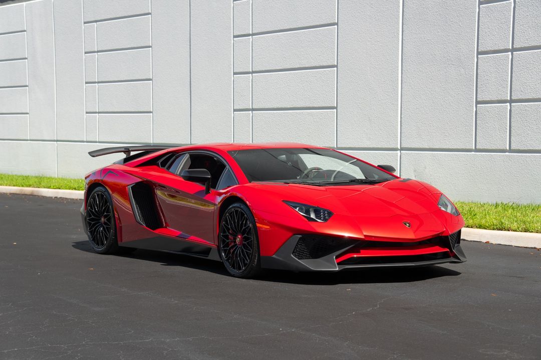 2016 Lamborghini Aventador