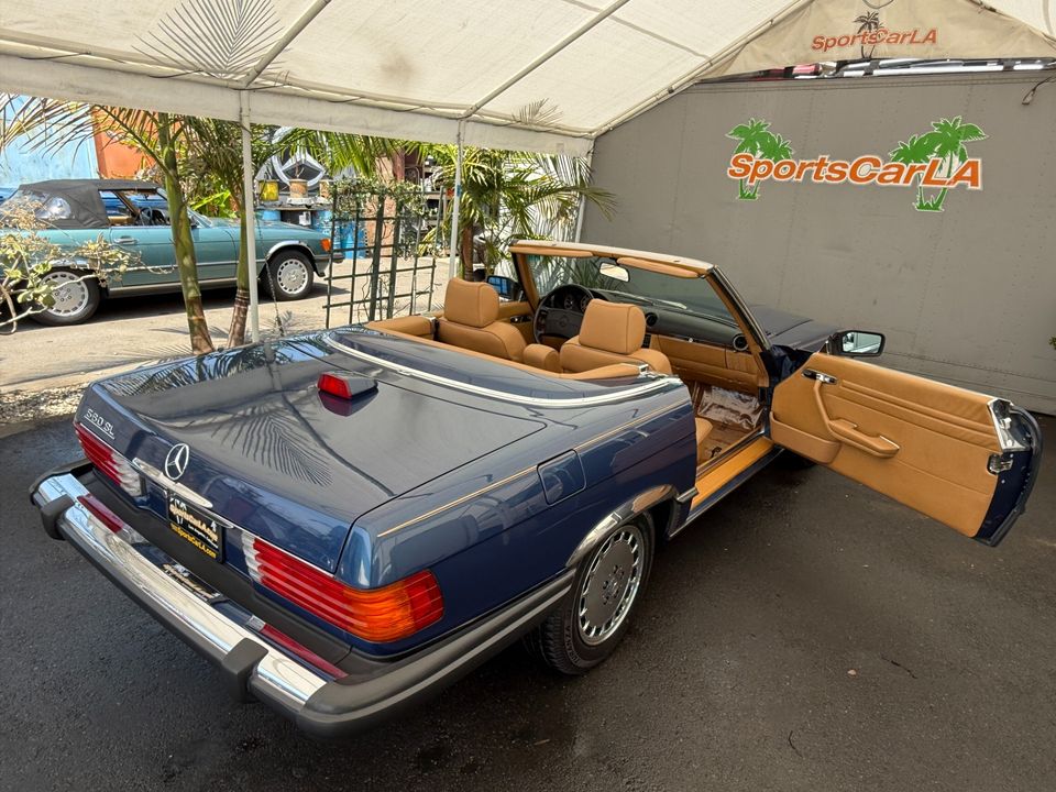 1987 Mercedes-Benz 560-Class