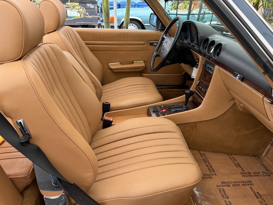 1987 Mercedes-Benz 560-Class