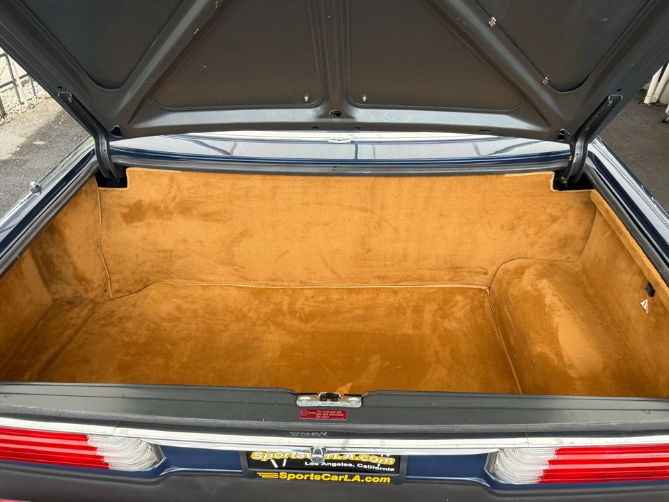 1987 Mercedes-Benz 560-Class