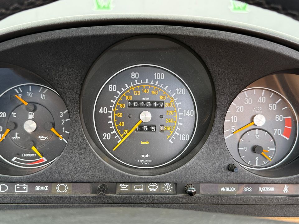 1987 Mercedes-Benz 560-Class
