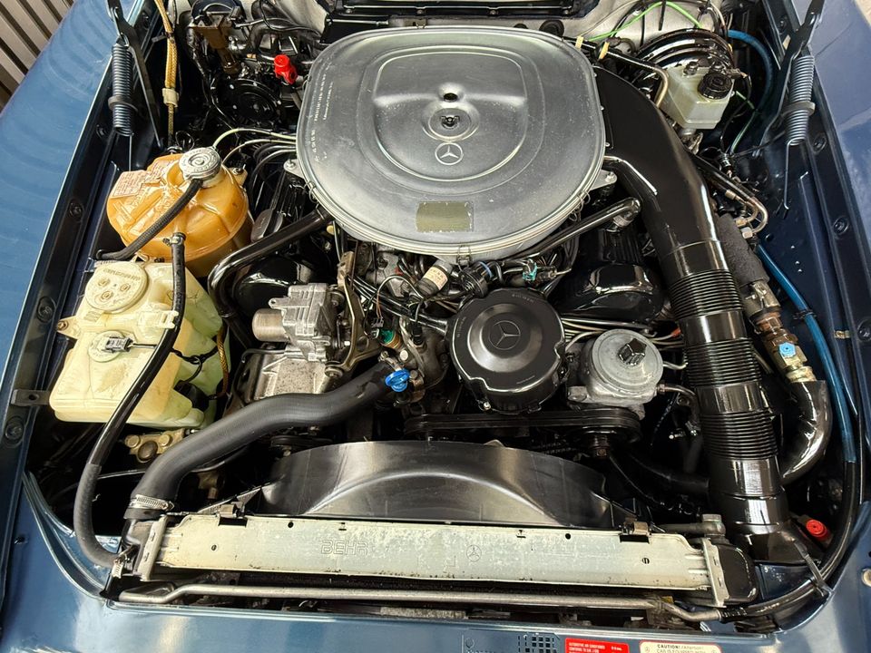 1987 Mercedes-Benz 560-Class
