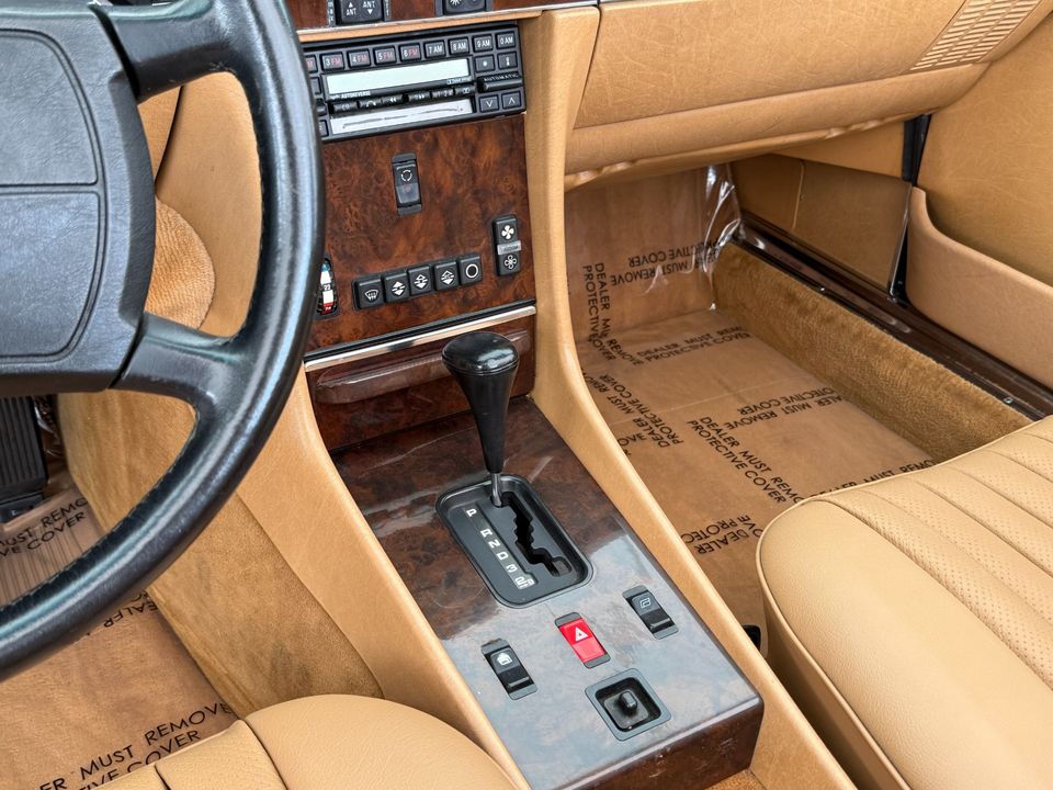 1987 Mercedes-Benz 560-Class