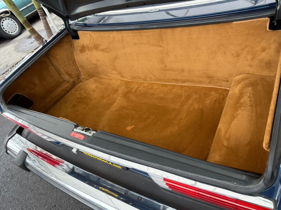 1987 Mercedes-Benz 560-Class