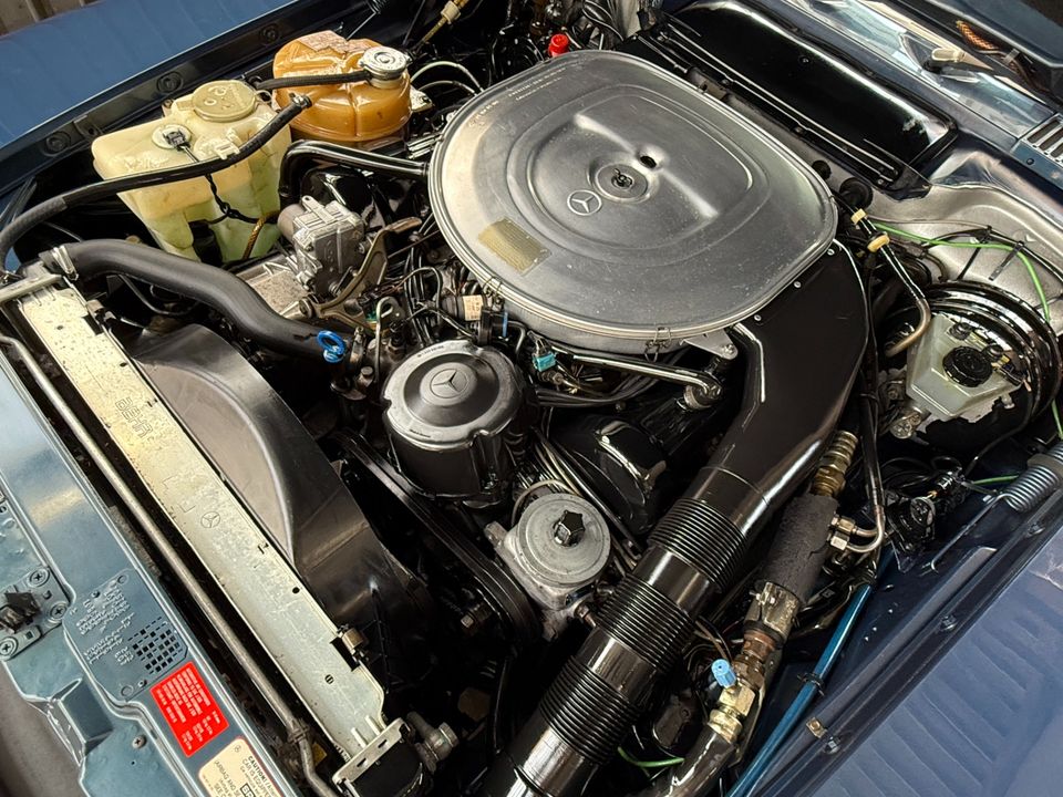1987 Mercedes-Benz 560-Class