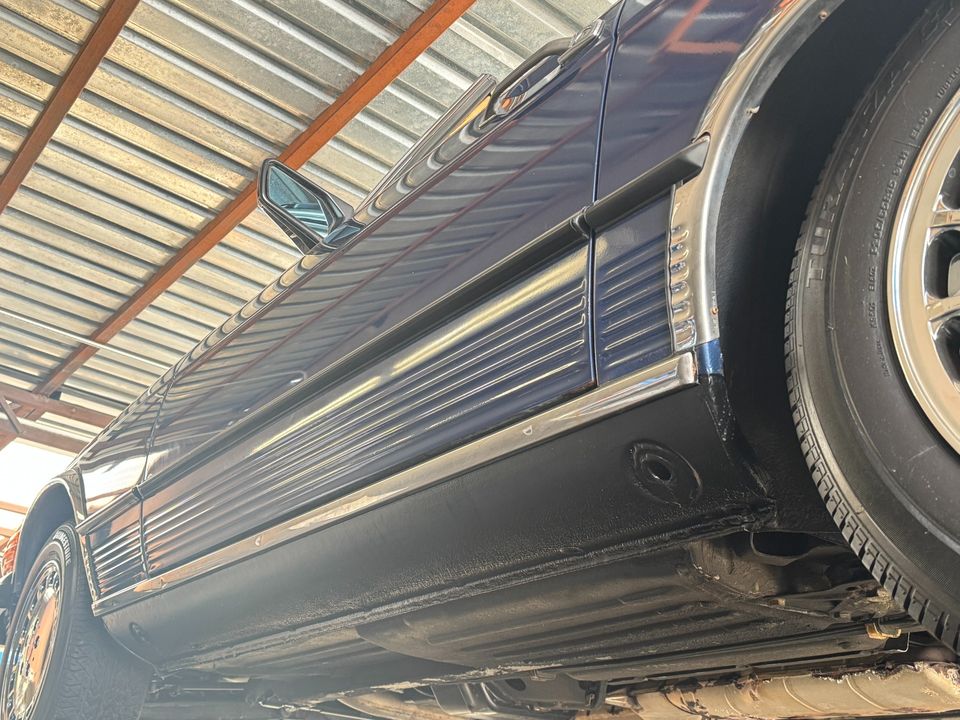 1987 Mercedes-Benz 560-Class