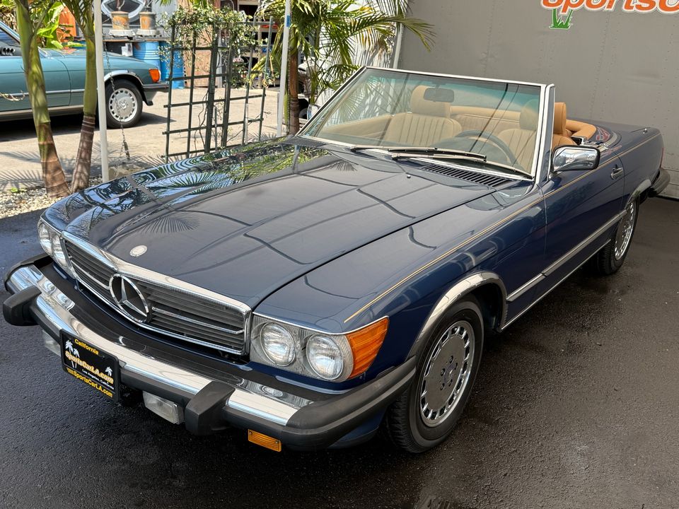 1987 Mercedes-Benz 560-Class