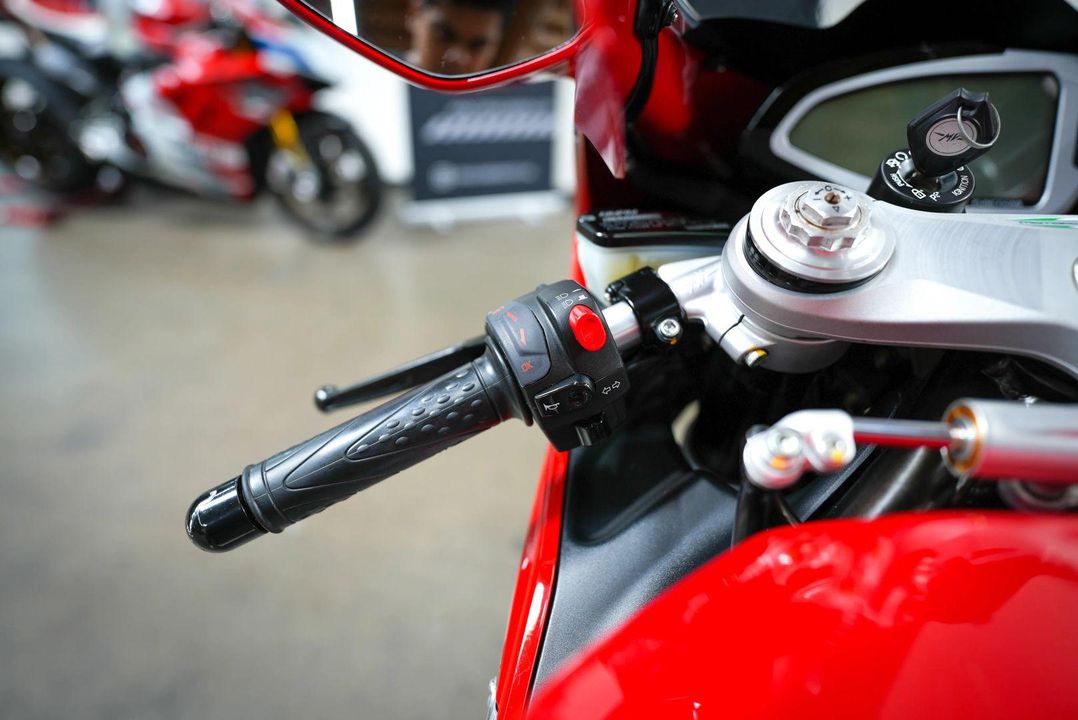 2015 MV Agusta F4