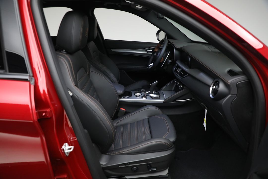 2025 Alfa Romeo Stelvio