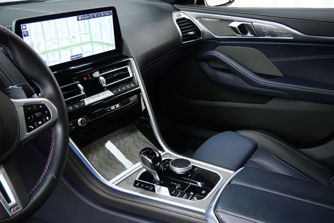 2023 BMW M850i