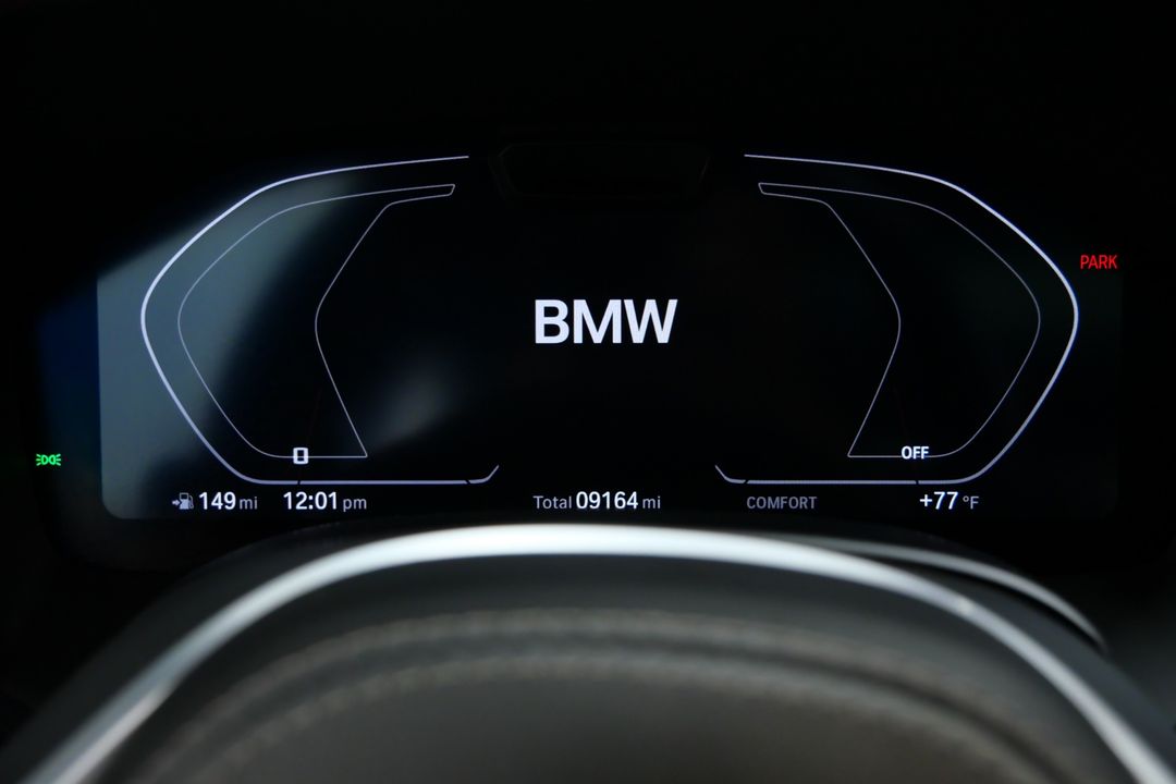 2023 BMW M850i