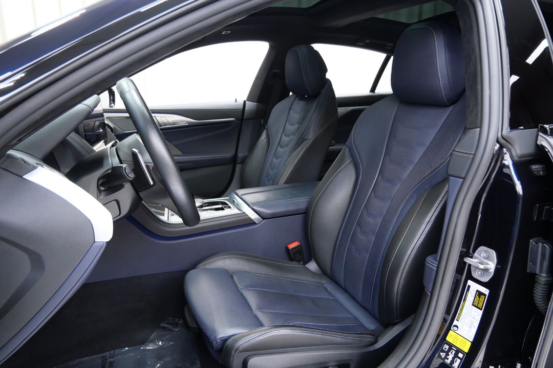 2023 BMW M850i