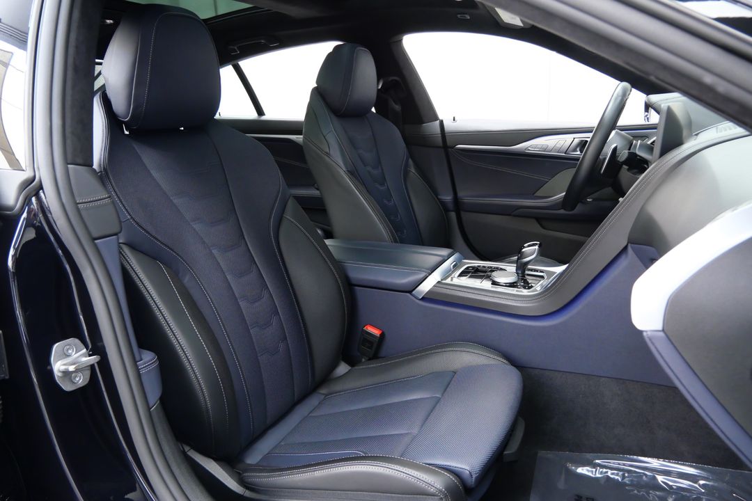 2023 BMW M850i