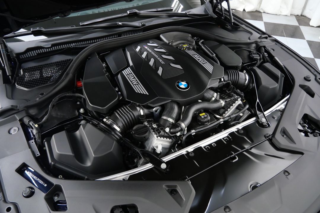 2023 BMW M850i
