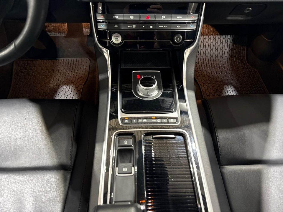 2016 Jaguar XF