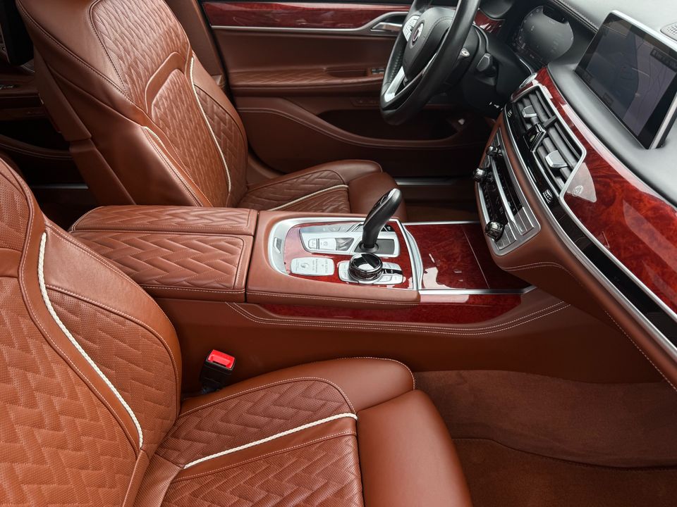 2021 BMW ALPINA B7